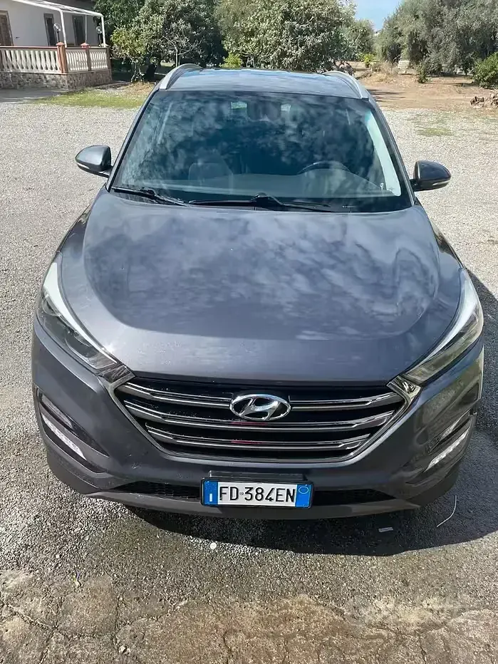 Usata Hyundai Tucson 116 CV (85 kW) 2016 Grigio SUV