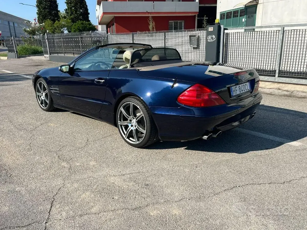 Usata Mercedes SL500 306 CV (225 kW) 2004 Bluazzurro Cabrio