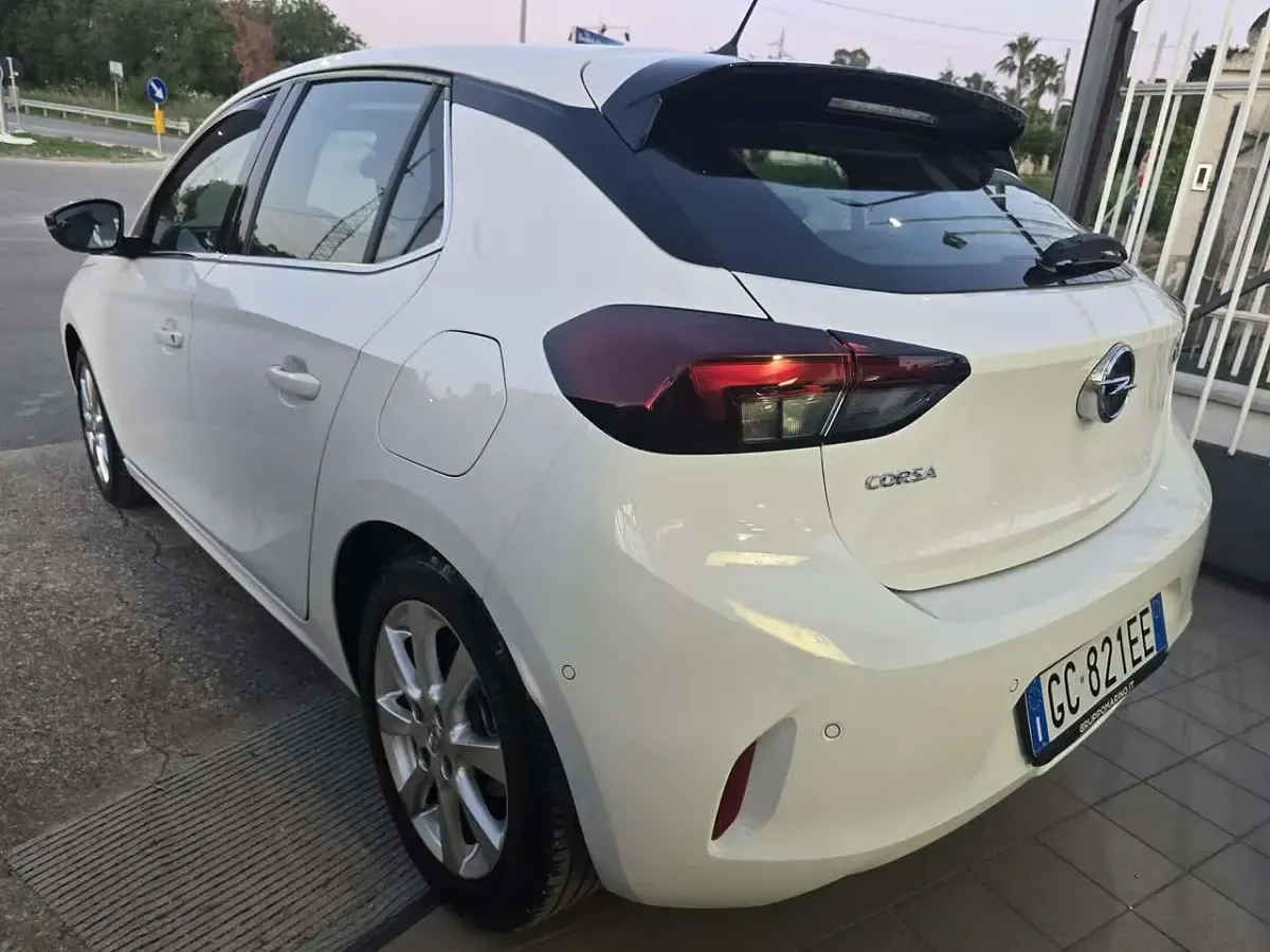Usata Opel Corsa GS Line 101 CV (74 kW) 2020 Bianco Utilitaria