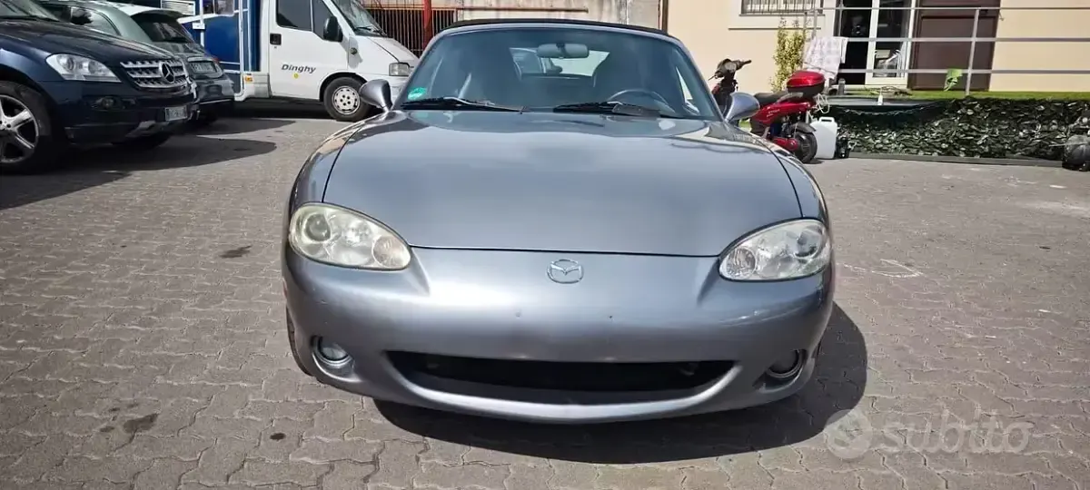 Usata Mazda MX5 110 CV (80 kW) 2005 Grigio Cabrio