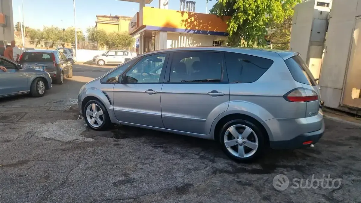 Usata Ford S-MAX Titanium 140 CV (102 kW) 2008 Grigio Monovolume