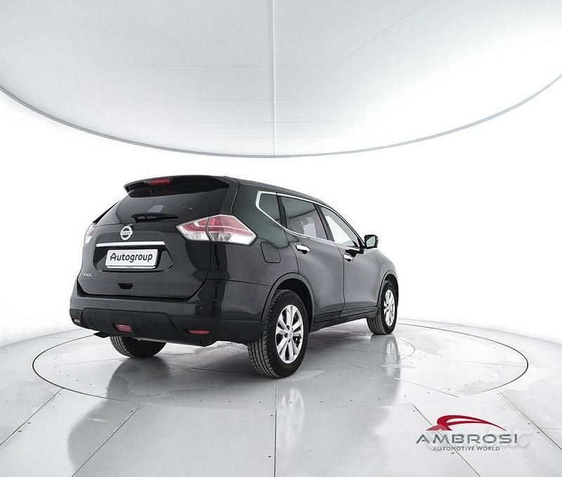 Begagnad Nissan X-Trail Tekna 131 HK (96 kW) 2017 Svart SUV
