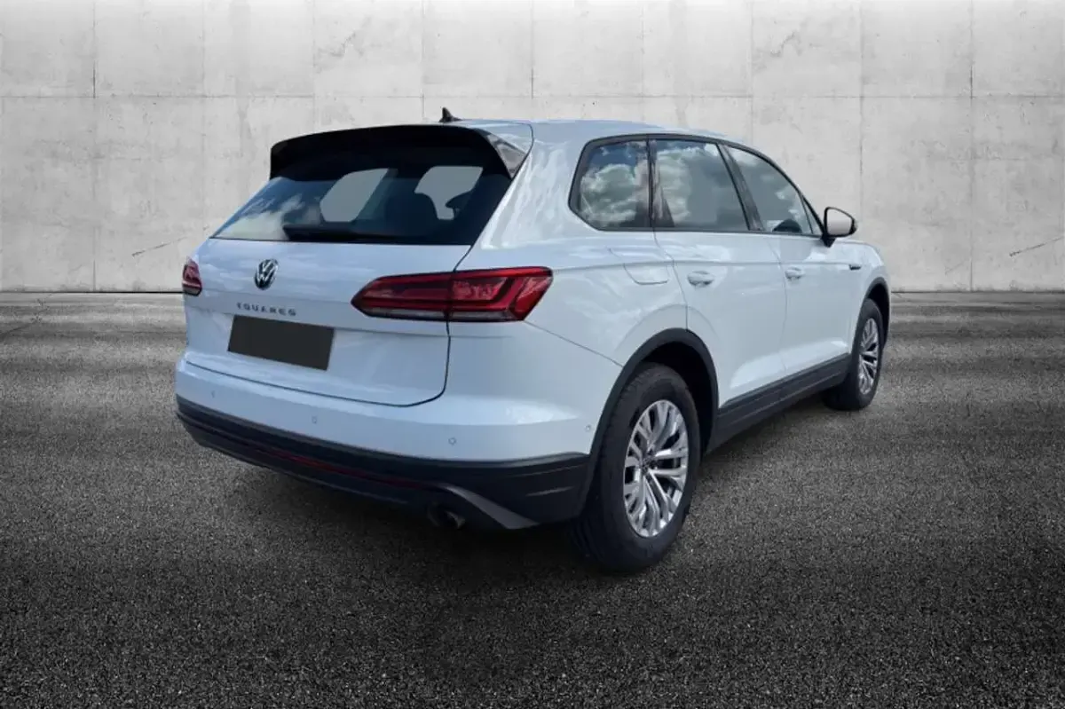 Usata VW Touareg Elegance 231 CV (169 kW) 2022 Bianco SUV