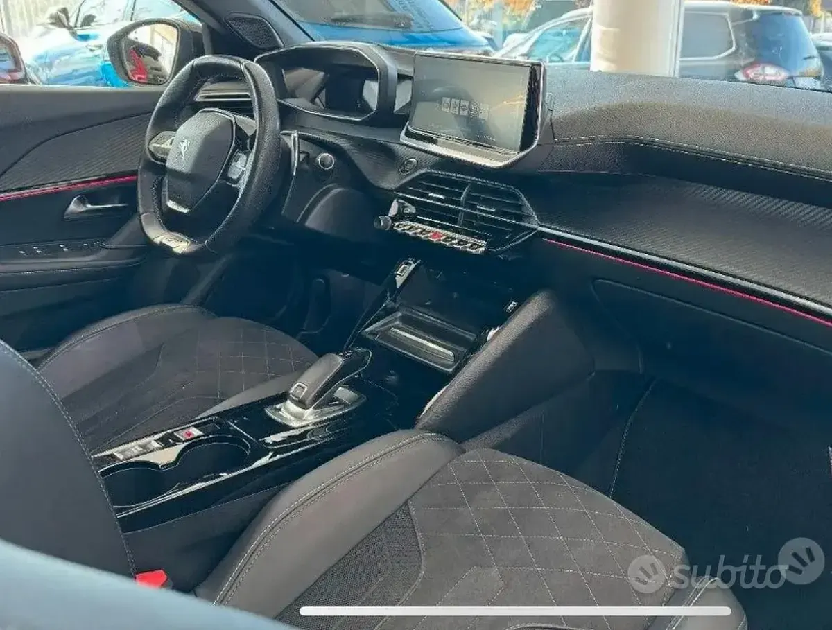 Usata Peugeot 2008 GT 131 CV (96 kW) 2021 Bianco SUV
