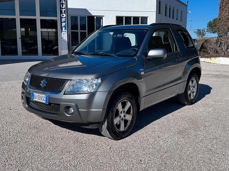 Usata Suzuki Grand Vitara 129 CV (94 kW) 2006 Grigio SUV