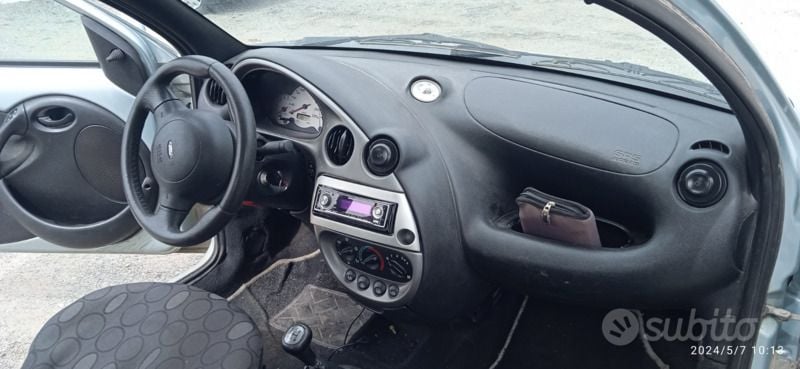 Usata Ford Ka 69 CV (50 kW) 2005 Grigio Utilitaria
