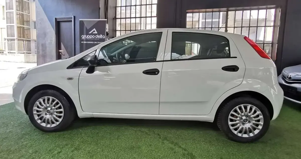 Usata Fiat Punto Evo 69 CV (50 kW) 2018 Bianco Utilitaria