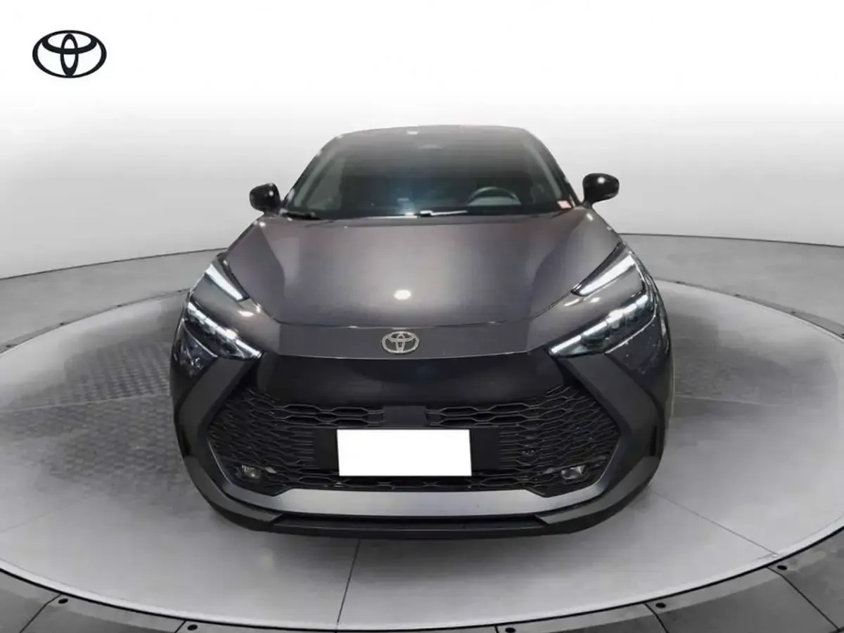 Usata Toyota C-HR Trend 140 CV (102 kW) 2024 Dark grey met SUV