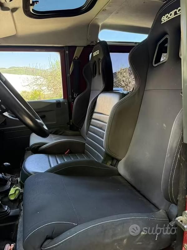 Usata Land Rover Defender 122 CV (89 kW) 2002 SUV