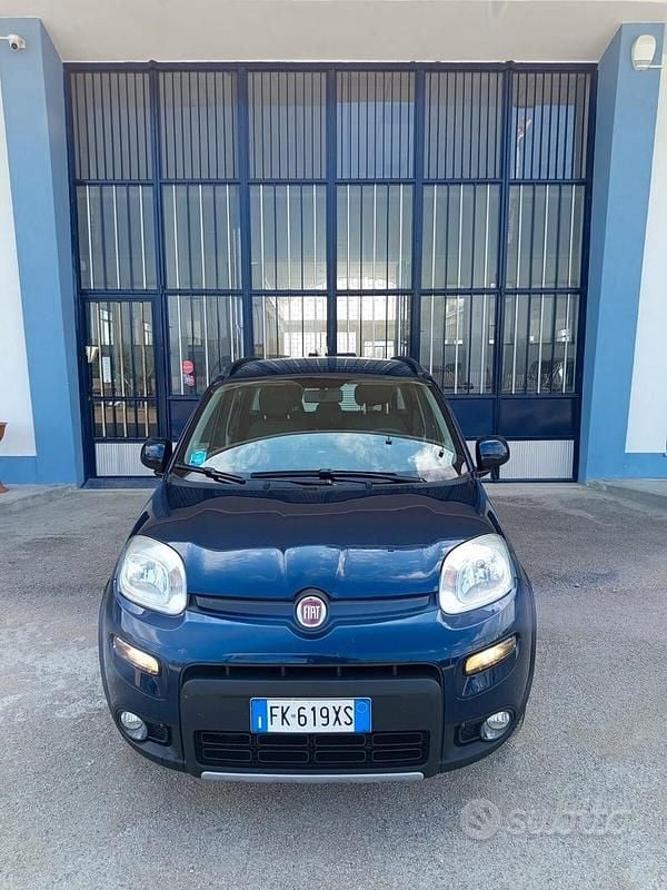 Usata Fiat Panda 4x4 S 86 CV (63 kW) 2017 Blu Utilitaria