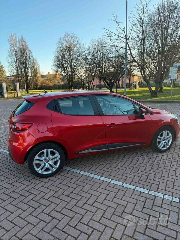 Usata Renault Clio V Business 2021 Rosso Berlina