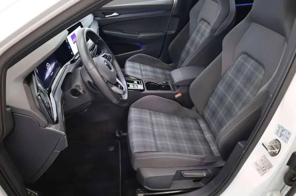 Usata VW Golf VIII Style 200 CV (147 kW) 2023 Pure white Berlina