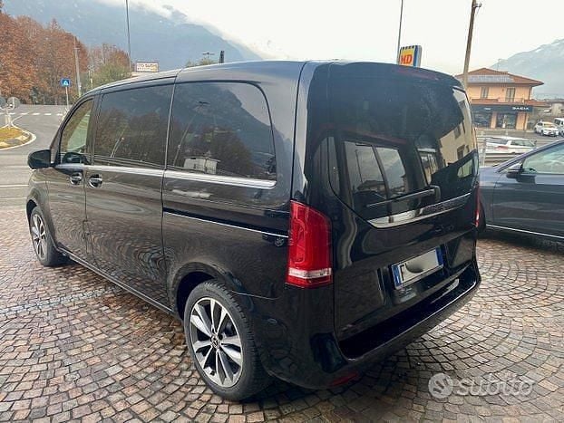 Usata Mercedes V250 Premium 190 CV (139 kW) 2019 Nero Monovolume