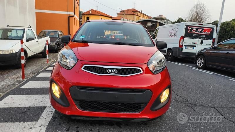 Usata Kia Picanto City 69 CV (50 kW) 2012 Rosso Utilitaria
