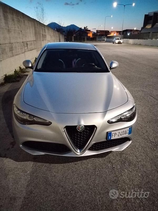 Usata Alfa Romeo Giulia Business 150 CV (110 kW) 2018 Grigio Berlina