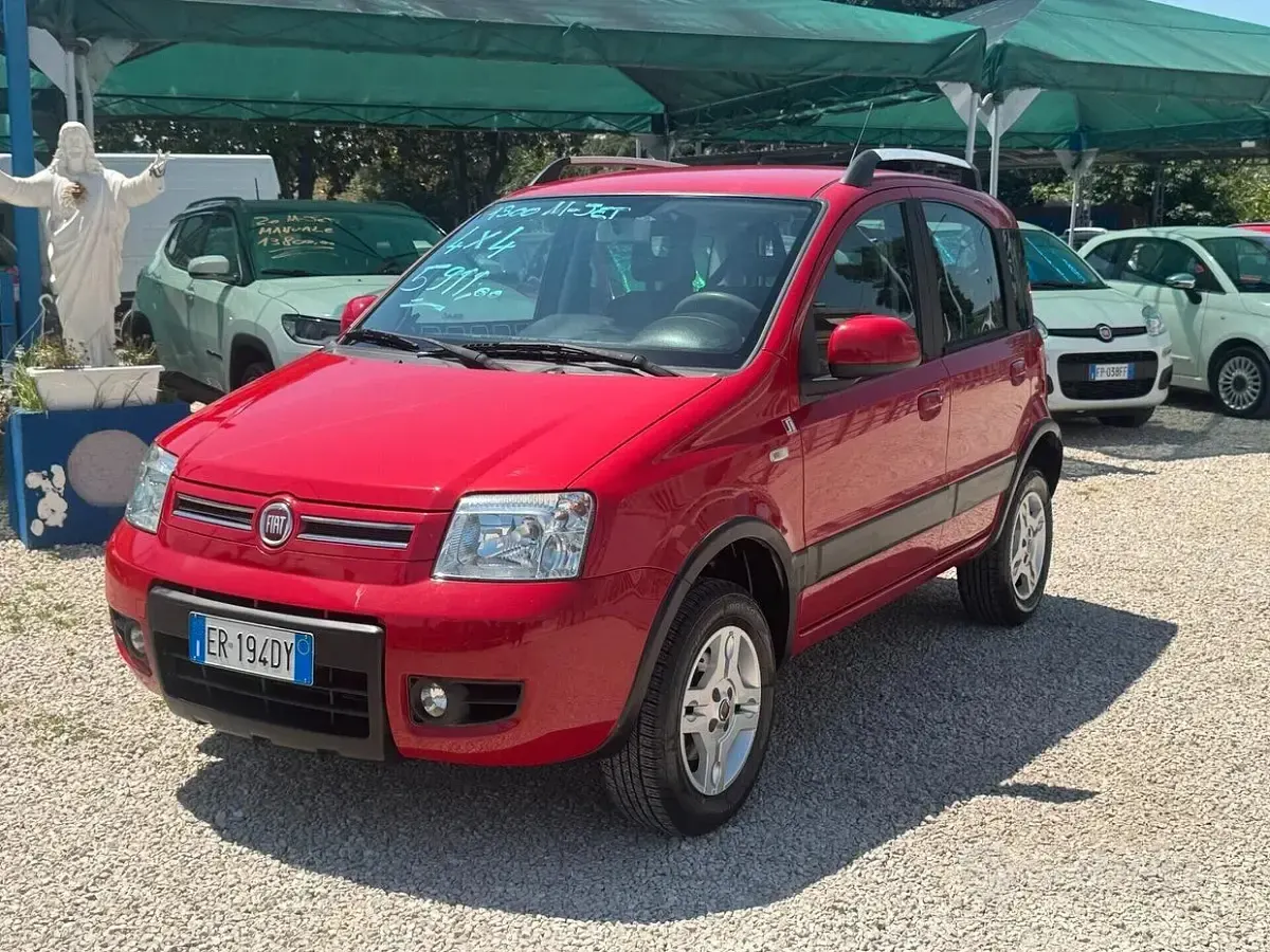 Usata Fiat Panda 4x4 Climbing 75 CV (55 kW) 2013 Rosso Utilitaria