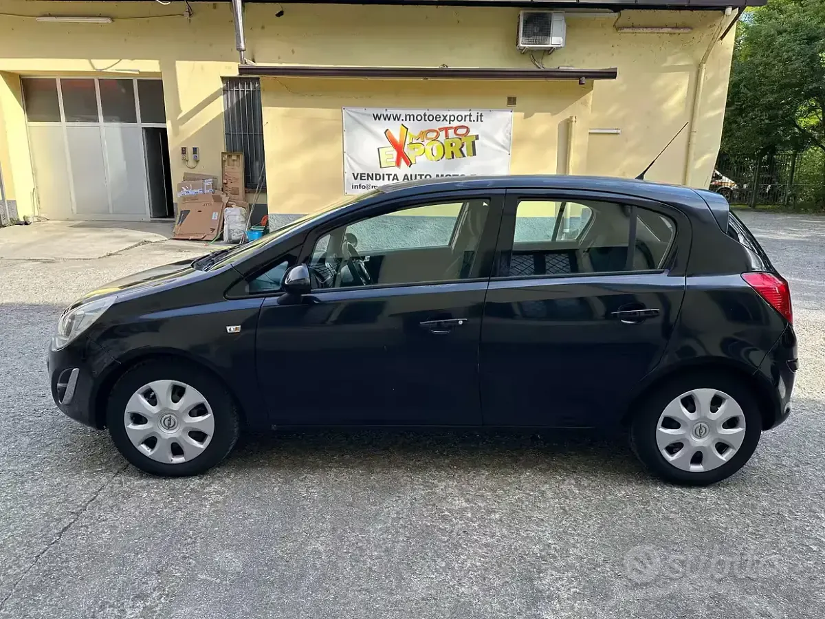 Używany Opel Corsa Club 86 KM (63 kW) 2011 Czarny Hatchback
