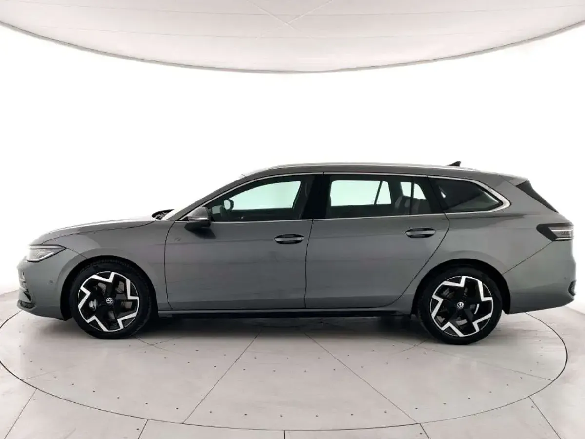 Nuova VW Passat R-line 193 CV (141 kW) 2026 Grigio Station wagon