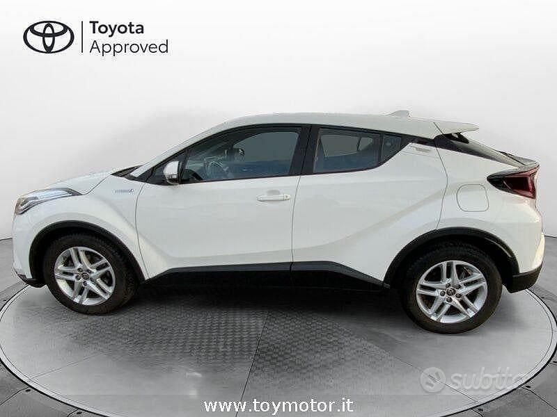Usata Toyota C-HR Active 122 CV (89 kW) 2021 Bianco SUV
