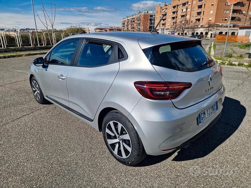 Usata Renault Clio V Equilibre 91 CV (66 kW) 2023 Grigio Utilitaria