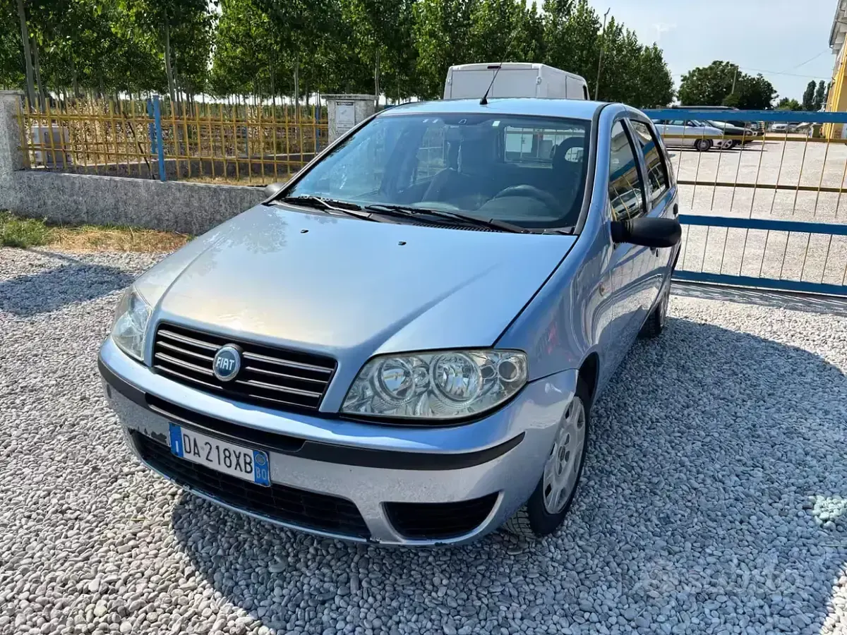 Usata Fiat Punto Active 60 CV (44 kW) 2006 Bluazzurro Utilitaria
