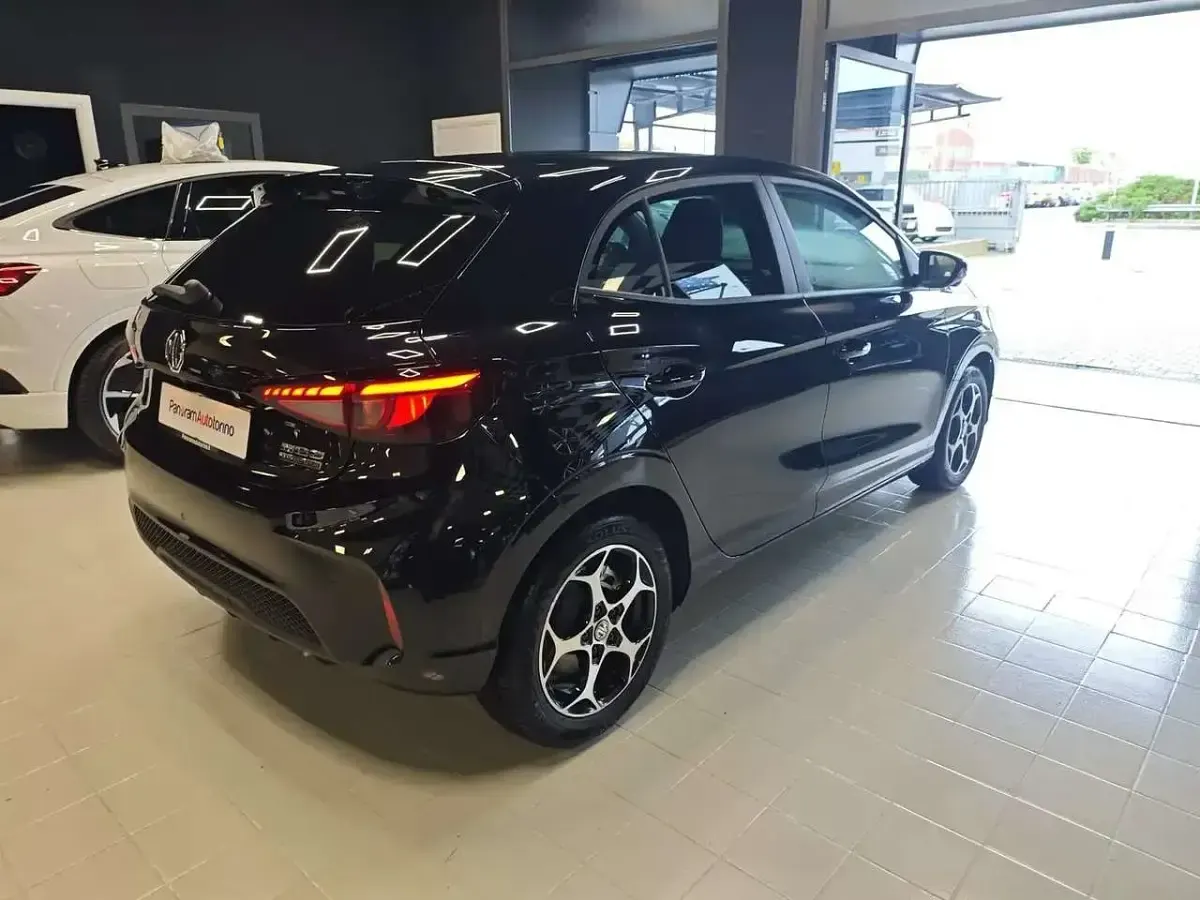 Nuova MG MG3 Luxury 194 CV (142 kW) 2026 Nero Utilitaria