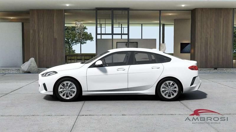 Nuova BMW 220 170 CV (125 kW) 2025 Alpin white pastello Coupé