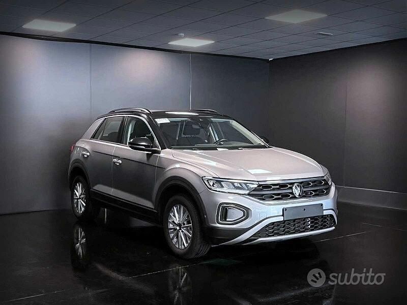 Usata VW T-Roc Life 110 CV (80 kW) 2022 Grigio SUV
