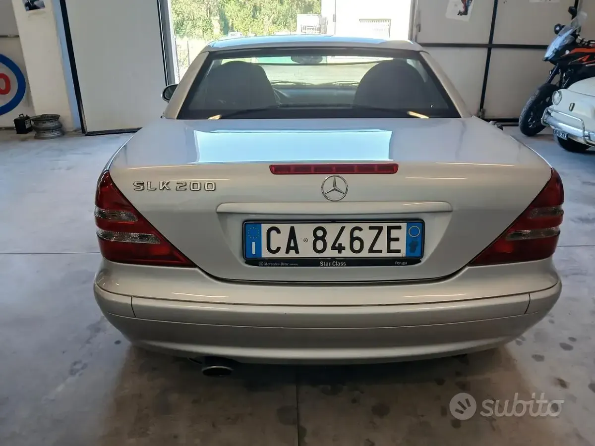 Usata Mercedes SLK200 163 CV (119 kW) 2002 Grigio Cabrio