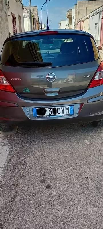Usata Opel Corsa 95 CV (69 kW) 2011 Utilitaria