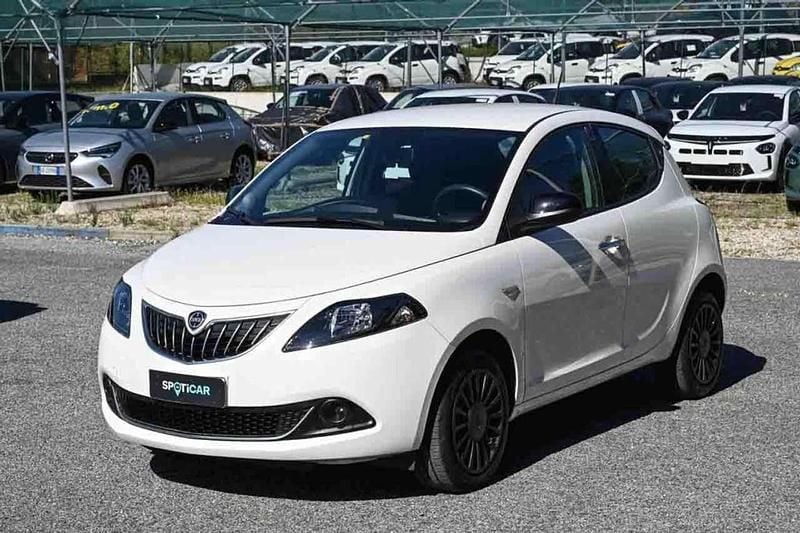 Bianco Usata 2022 Lancia Ypsilon Silver Due volumi | 10.900 € (Ottimo prezzo) - Immagine 1/4