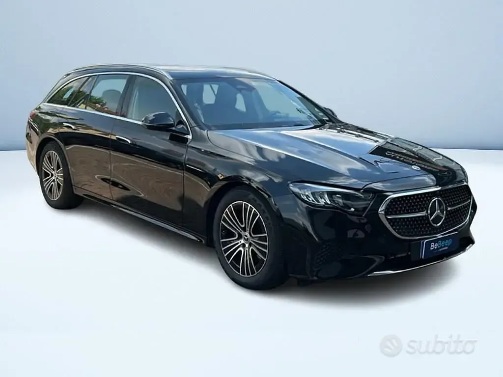 Usata Mercedes E200 Advanced 163 CV (119 kW) 2025 Nero Station wagon