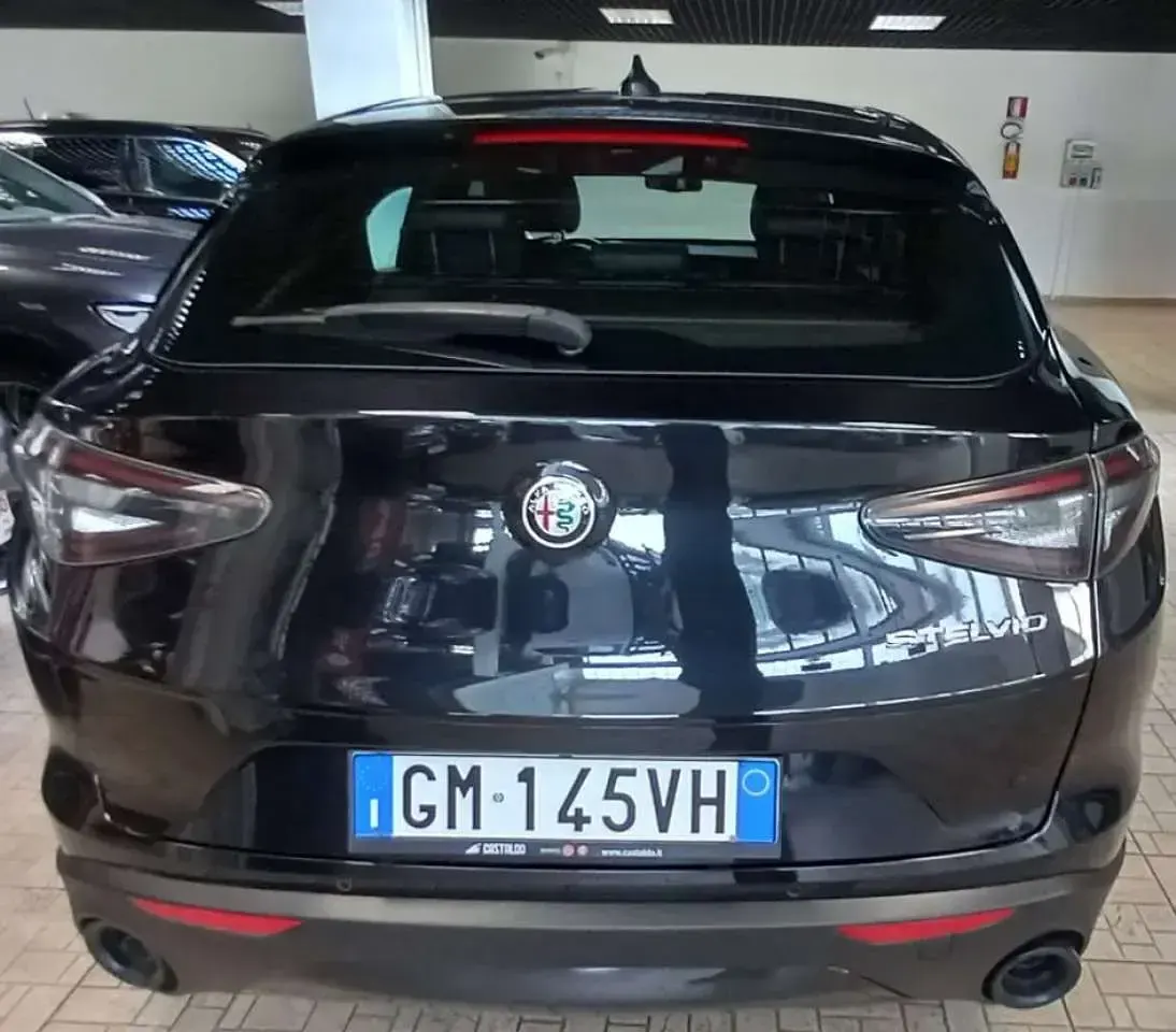 Usata Alfa Romeo Stelvio Sprint 160 CV (117 kW) 2023 Nero SUV