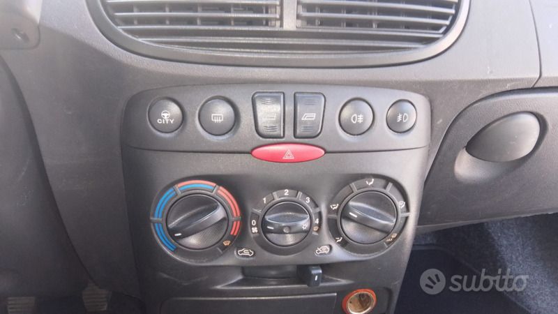 Usata Fiat Punto Classica 60 CV (44 kW) 2005 Grigio Utilitaria