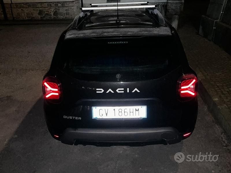 Usata Dacia Duster 90 CV (66 kW) 2024 Nero Station wagon