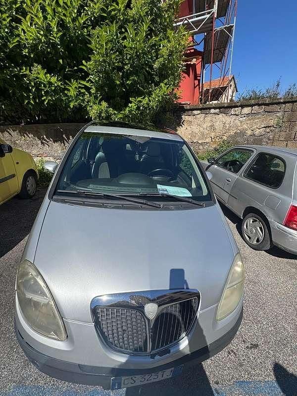 Usata Lancia Musa 69 CV (50 kW) 2004 Grigio Monovolume