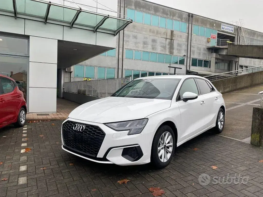 Usata Audi A3 Advanced 116 CV (85 kW) 2023 Bianco Berlina