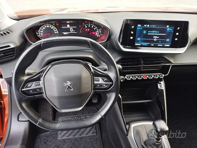 Usata Peugeot 2008 Active 102 CV (75 kW) 2021 Arancione SUV