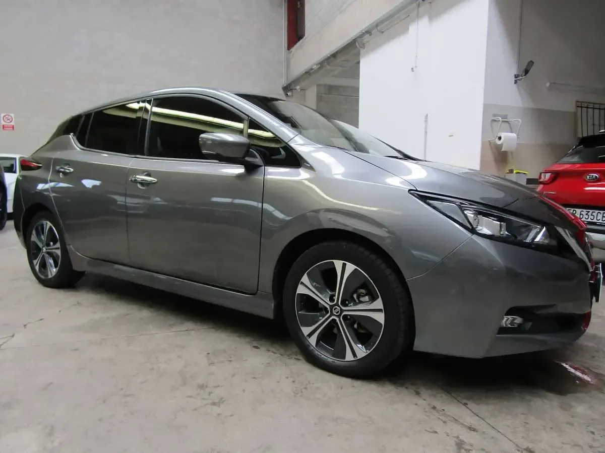 Usata Nissan Leaf Tekna 89 kW (122 CV) 2022 Grigio metallizzato Utilitaria