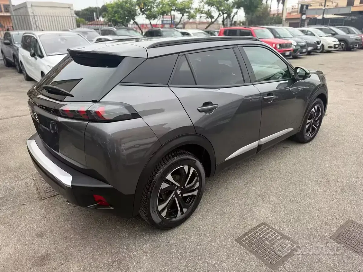 Usata Peugeot 2008 Allure 110 CV (80 kW) 2021 Grigio SUV