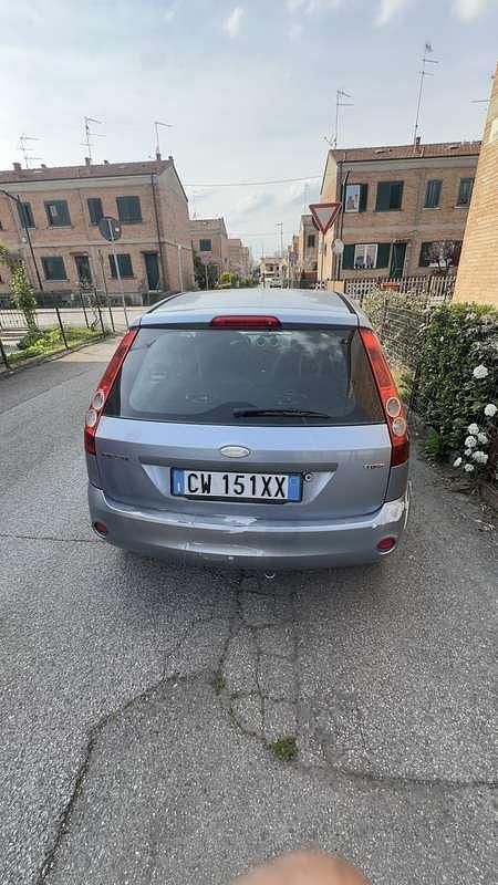 Usata Ford Fiesta Futura 75 CV (55 kW) 2006 Utilitaria