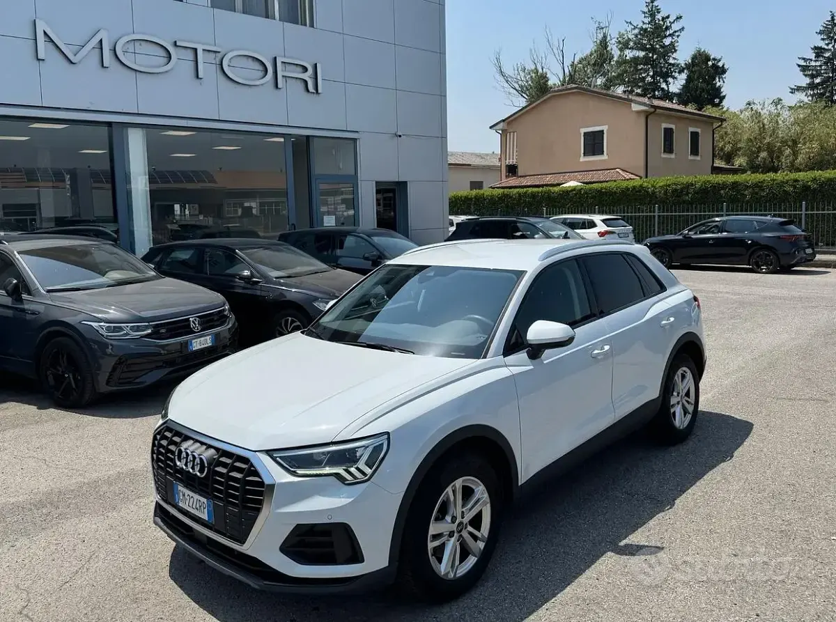 Usata Audi Q3 Ambiente 150 CV (110 kW) 2023 Bianco SUV