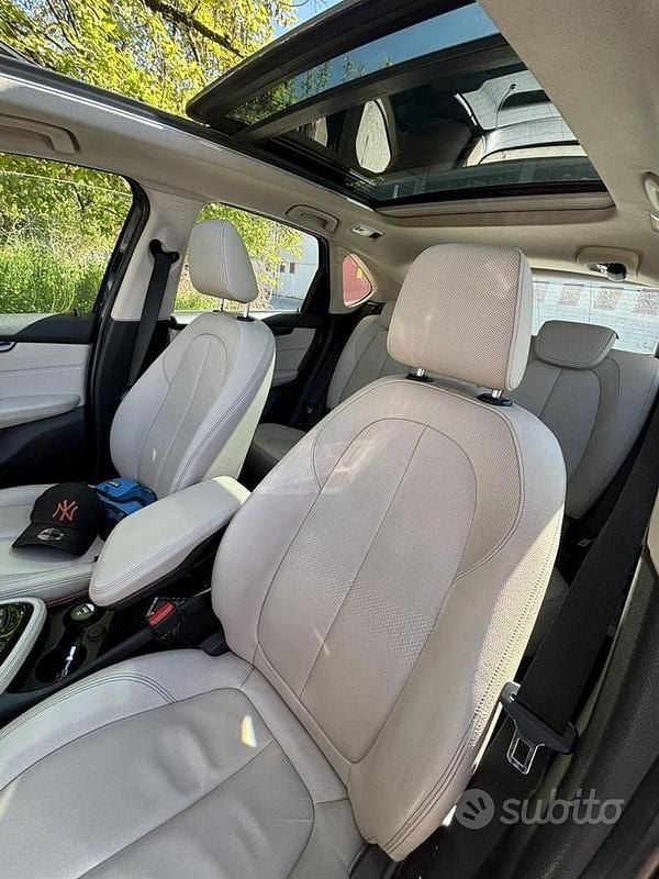 Usata BMW 218 Luxury Line 150 CV (110 kW) 2014 Nero Monovolume