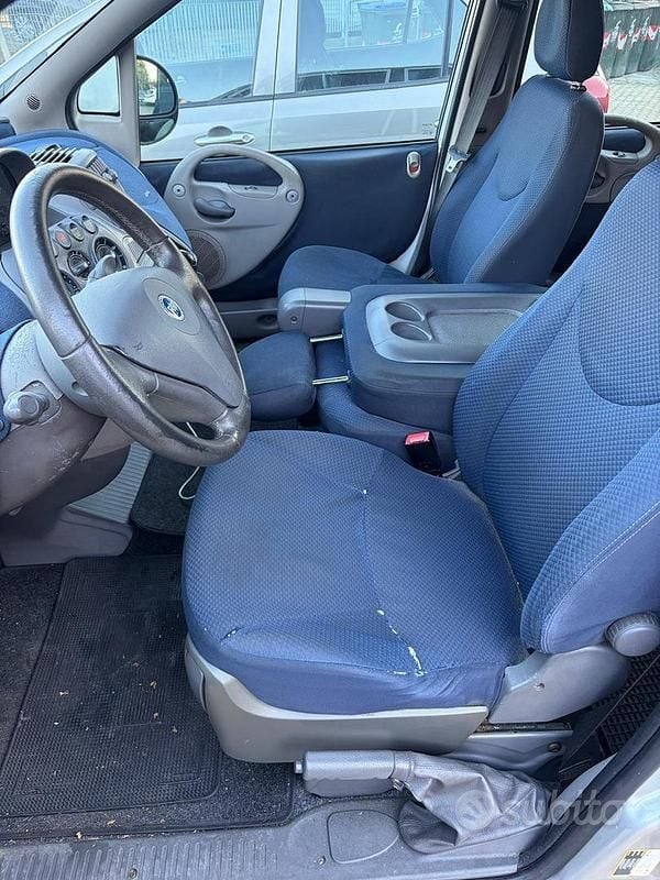 Usata Fiat Multipla 120 CV (88 kW) 2006 Grigio Monovolume
