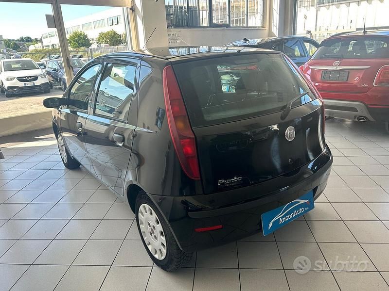 Usata Fiat Punto 60 CV (44 kW) 2009 Nero Utilitaria