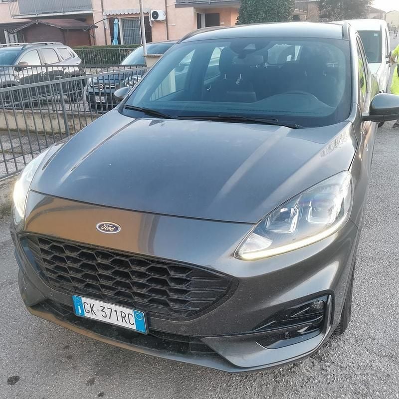 Usata Ford Kuga ST-Line 120 CV (88 kW) 2022 Grigio SUV