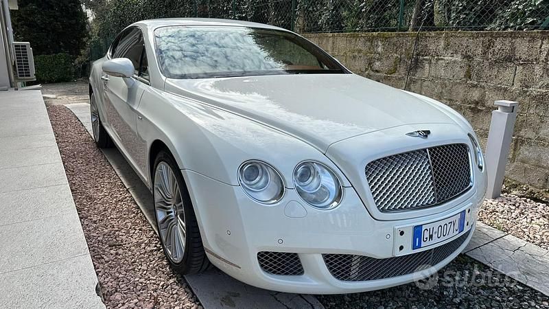 Usata Bentley Continental GT Mulliner 610 CV (448 kW) 2009 Bianco pastello Coupé