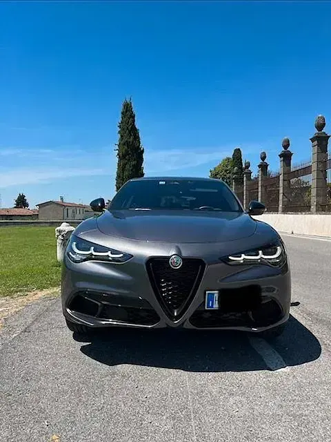 Usata Alfa Romeo Stelvio 160 CV (117 kW) 2025 Grigio SUV