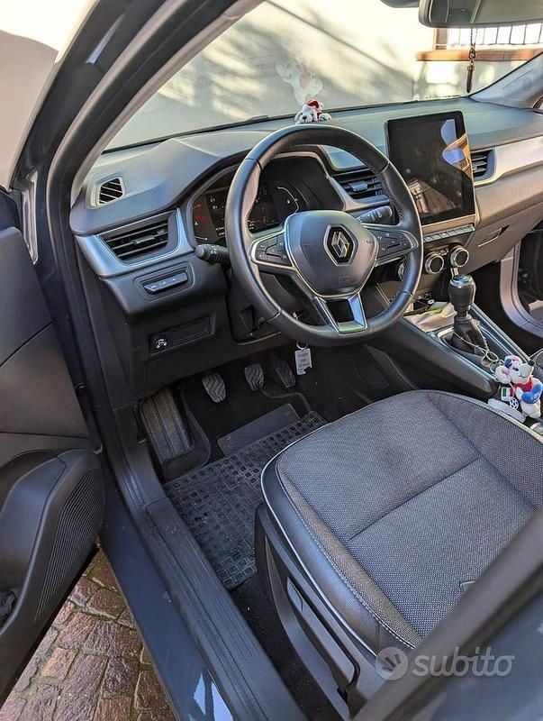 Usata Renault Captur 101 CV (74 kW) 2024 Blu SUV