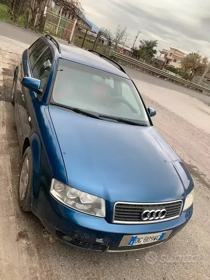 Begagnad Audi A4 130 HK (95 kW) 2004 Blå Kombi